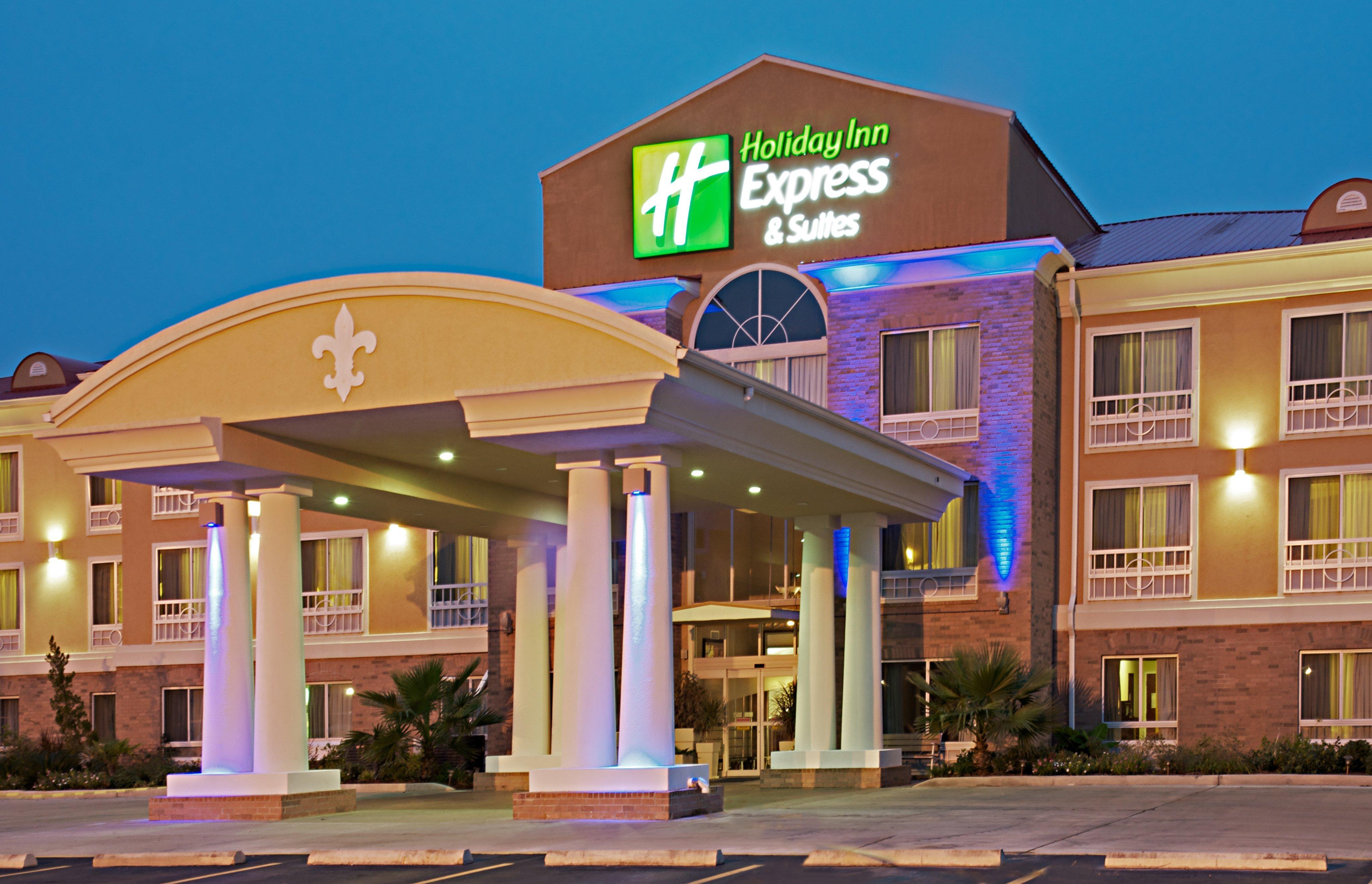 Holiday Inn Express & Suites Alexandria, An Ihg Hotel Exterior foto