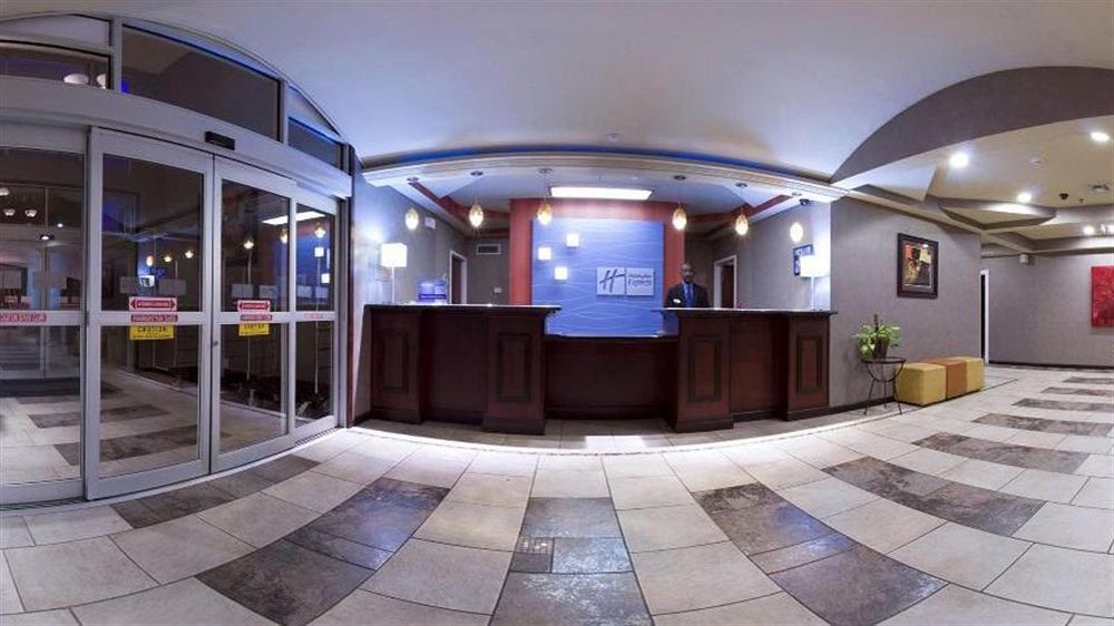 Holiday Inn Express & Suites Alexandria, An Ihg Hotel Exterior foto