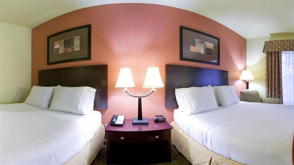 Holiday Inn Express & Suites Alexandria, An Ihg Hotel Exterior foto
