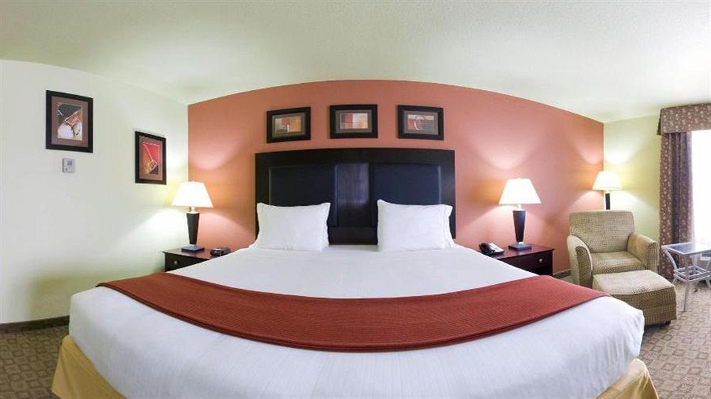 Holiday Inn Express & Suites Alexandria, An Ihg Hotel Exterior foto