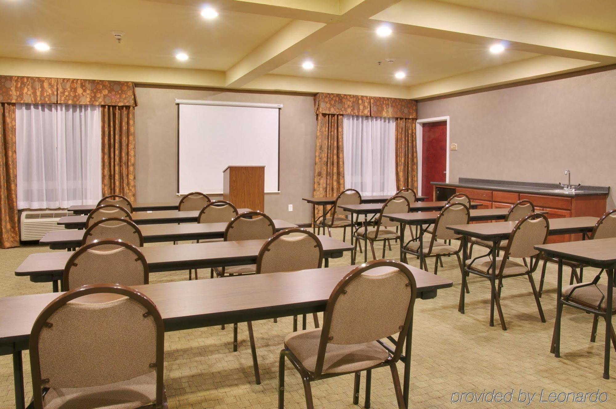 Holiday Inn Express & Suites Alexandria, An Ihg Hotel Facilități foto